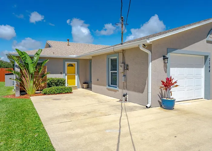 Dog Friendly Home Wprivate Fenced Yard, Garage & Fire Pit Steps To The Beach!